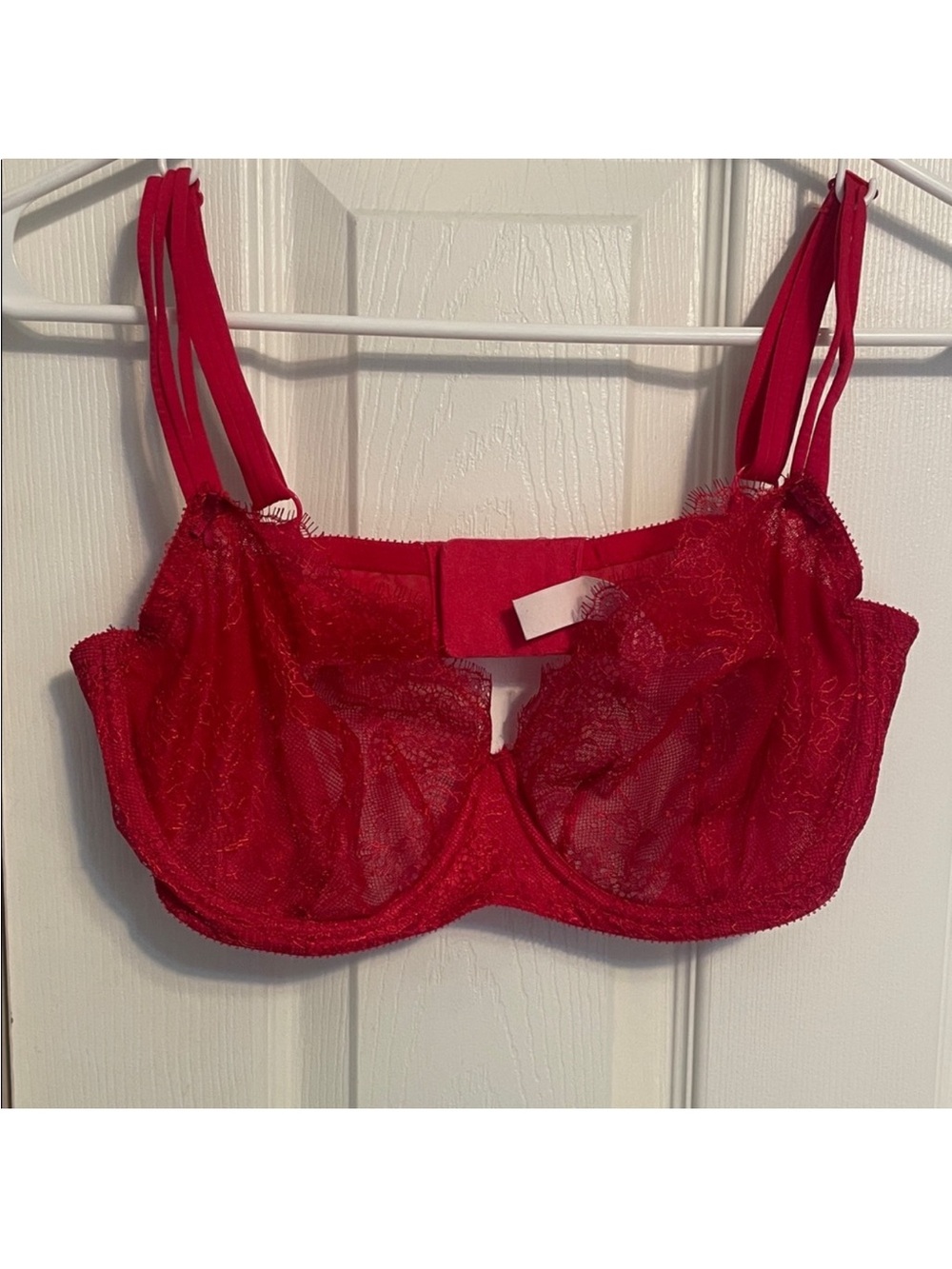 Victoria's Secret Red Lace Underwire Bra with adjustable Straps-36E (DD)